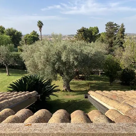 Magnolia Bed & Breakfast *